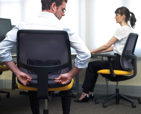 Ergonomische stoel beschermt de rug